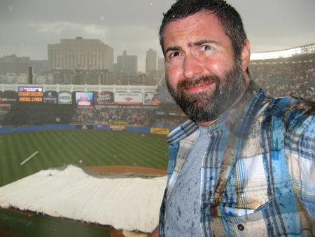 yankee stadium reds rain delay