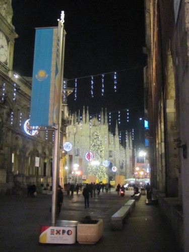 The Duomo in nighttime Christmas trim and with the flag of Kazakhstan for some reason.