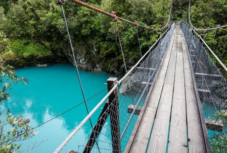 Hokitika Gorge (, bridge over).