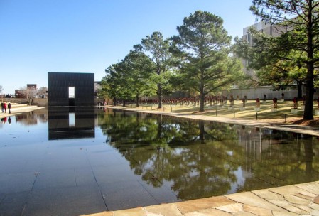 The reflecting pool. Chairs (with Christmas wreaths) are over on the side there.